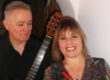 Celtic Tree, John Morrell mit Gitarre und Siobhan Prendergast.