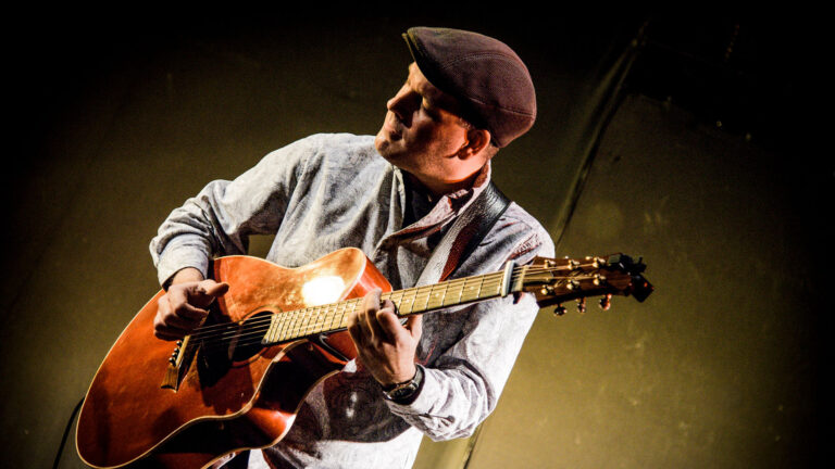 konzert-michael-diehl- fingerstyle-guitar Michael Diehl mit Gitarre