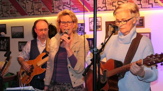trio-sometimes-event-kirchlein-2025 Kunst-Event mit Trio Sometimes im Kirchlein