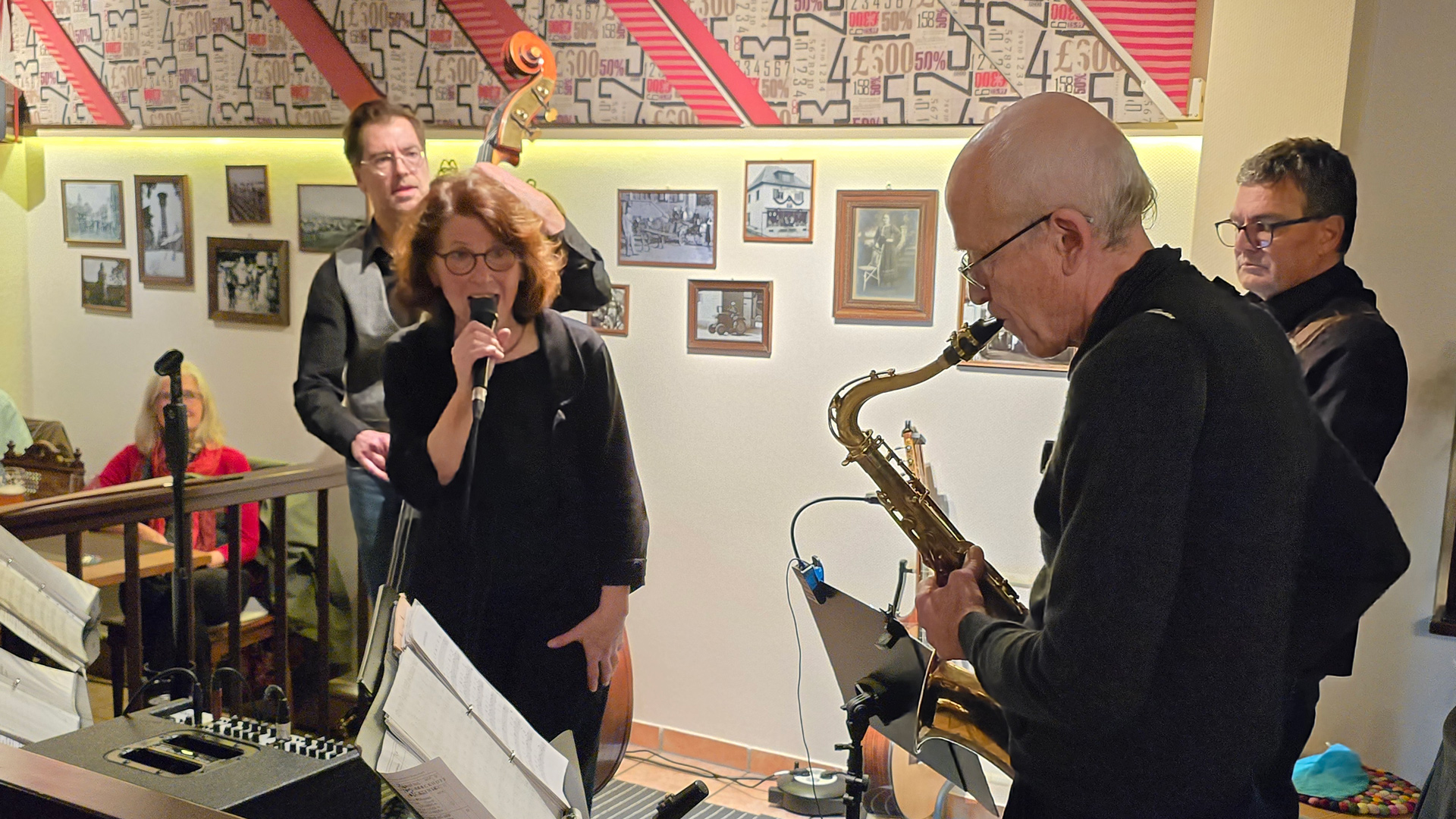 Musiker Margot's Jazz Lounge in Aktion